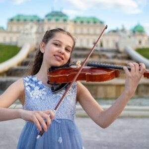 Laura Kostner, Violine